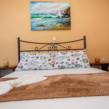 Aristotelis Apartments Razata Екстер'єр фото