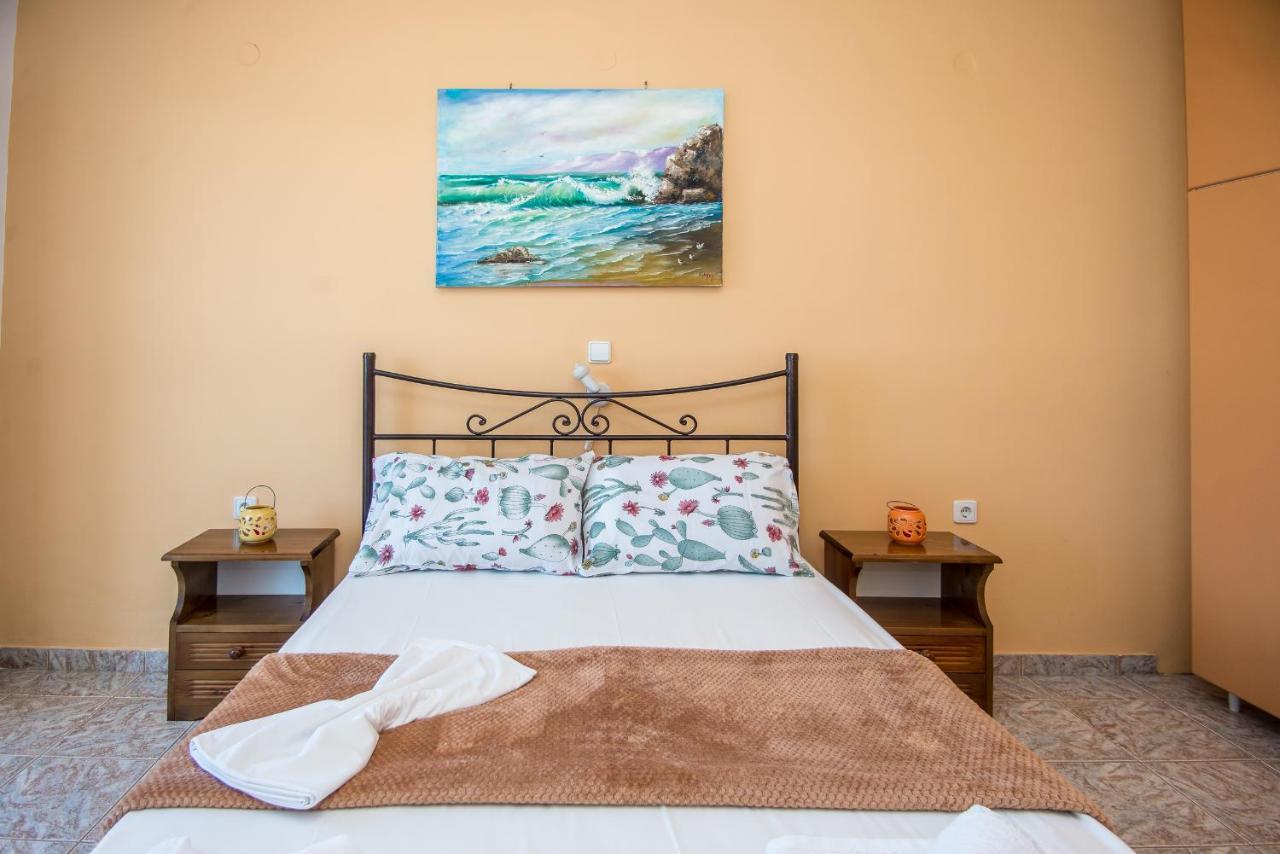 Aristotelis Apartments Razata Екстер'єр фото