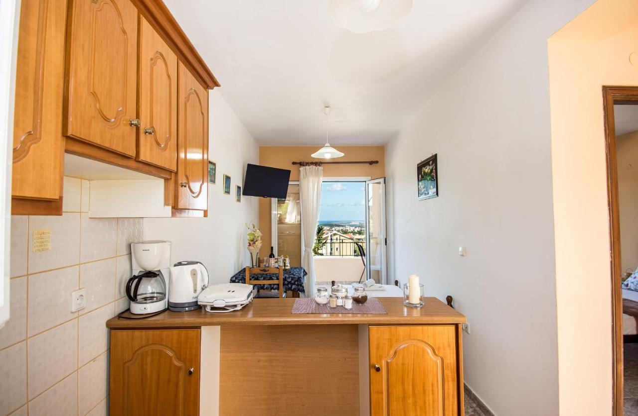 Aristotelis Apartments Razata Екстер'єр фото
