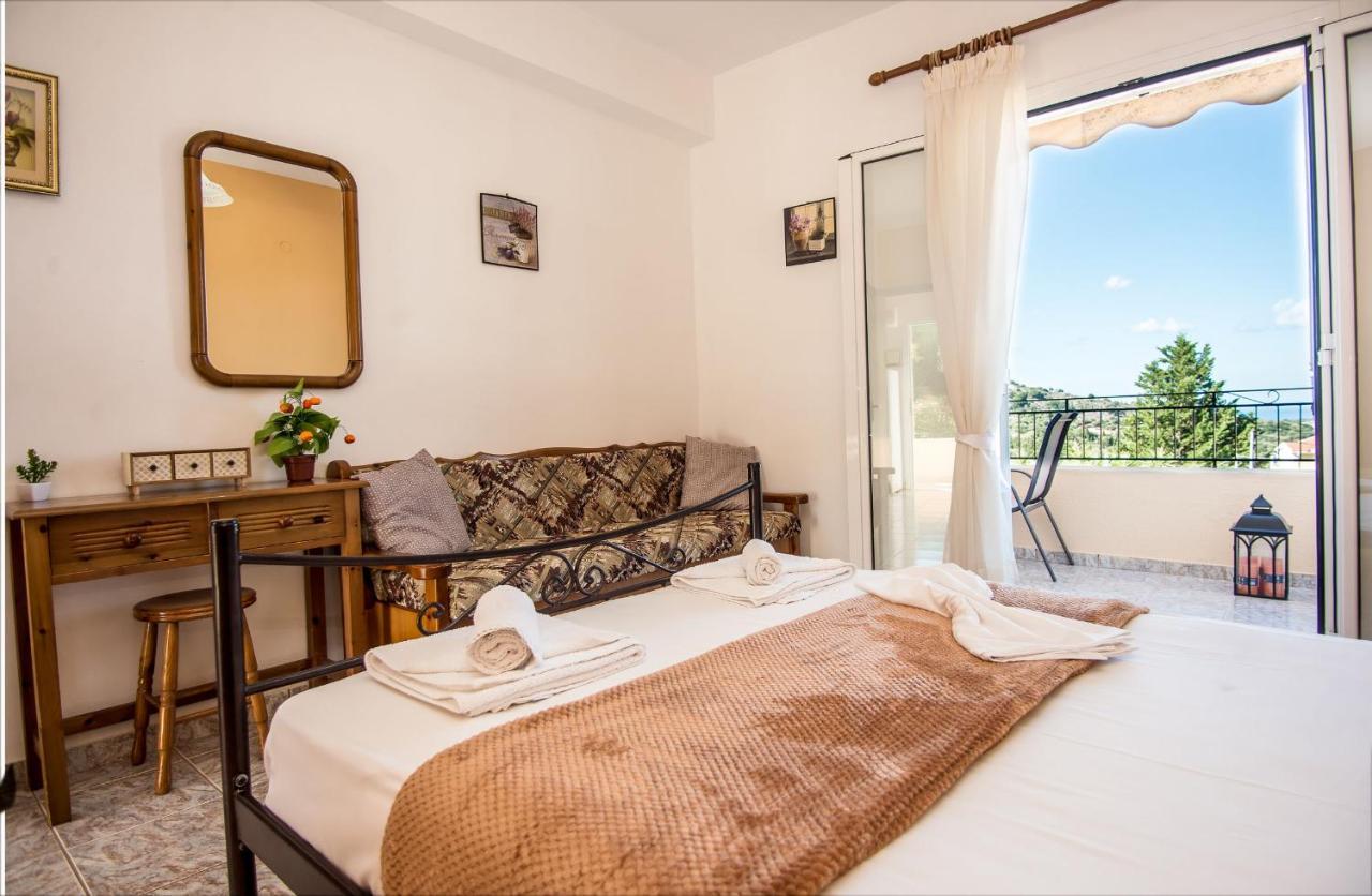 Aristotelis Apartments Razata Екстер'єр фото