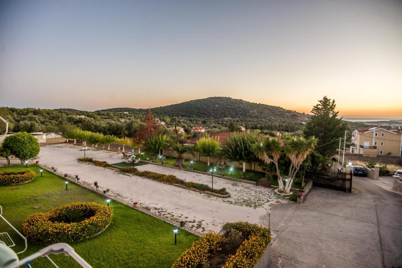Aristotelis Apartments Razata Екстер'єр фото