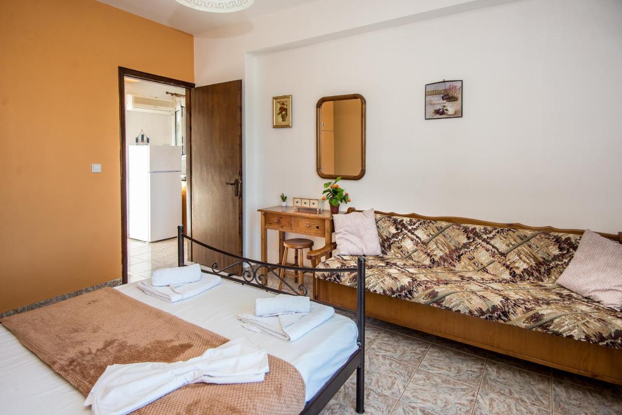 Aristotelis Apartments Razata Екстер'єр фото