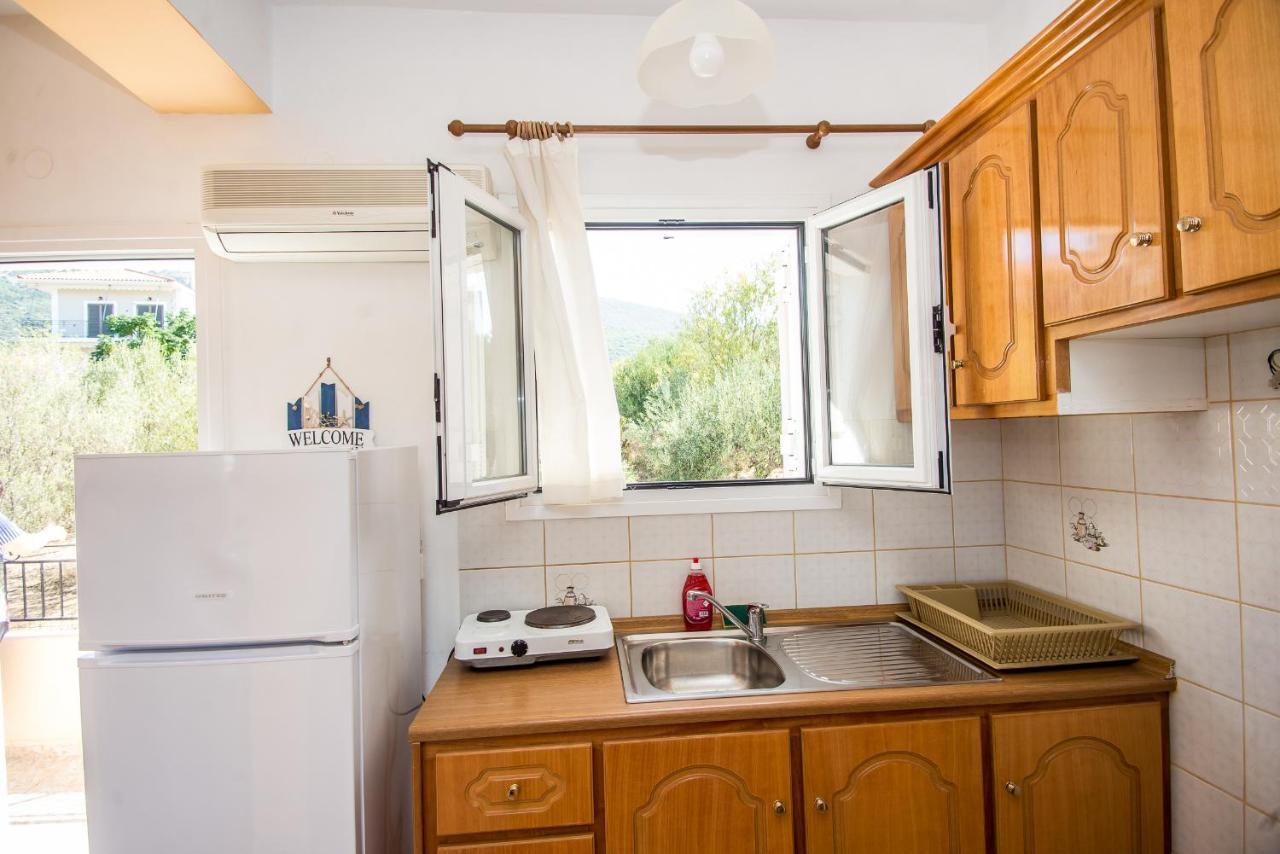 Aristotelis Apartments Razata Екстер'єр фото