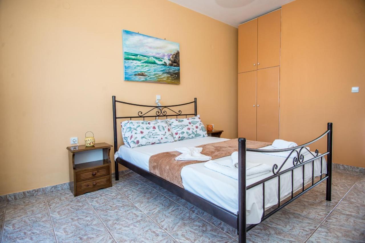 Aristotelis Apartments Razata Екстер'єр фото