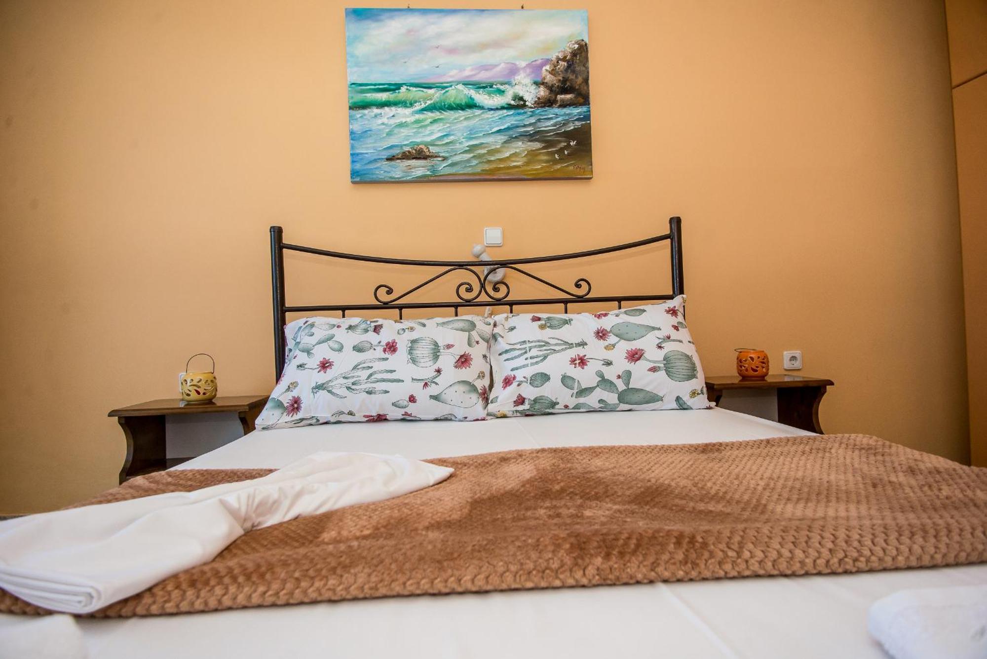 Aristotelis Apartments Razata Екстер'єр фото
