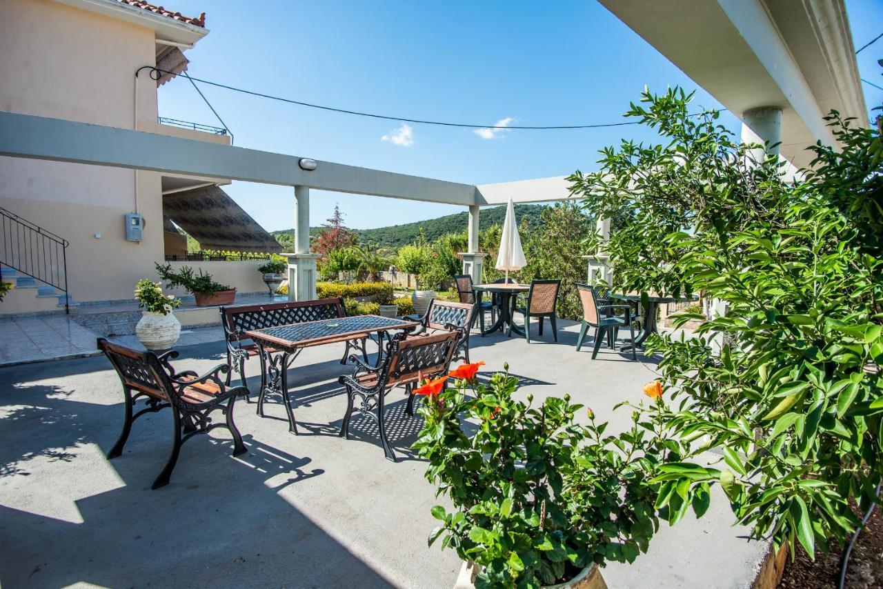 Aristotelis Apartments Razata Екстер'єр фото