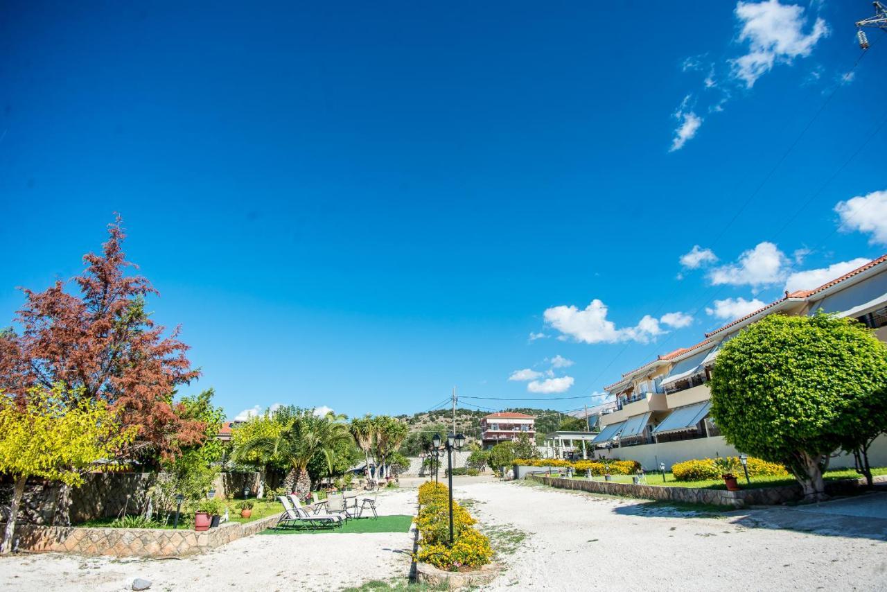 Aristotelis Apartments Razata Екстер'єр фото
