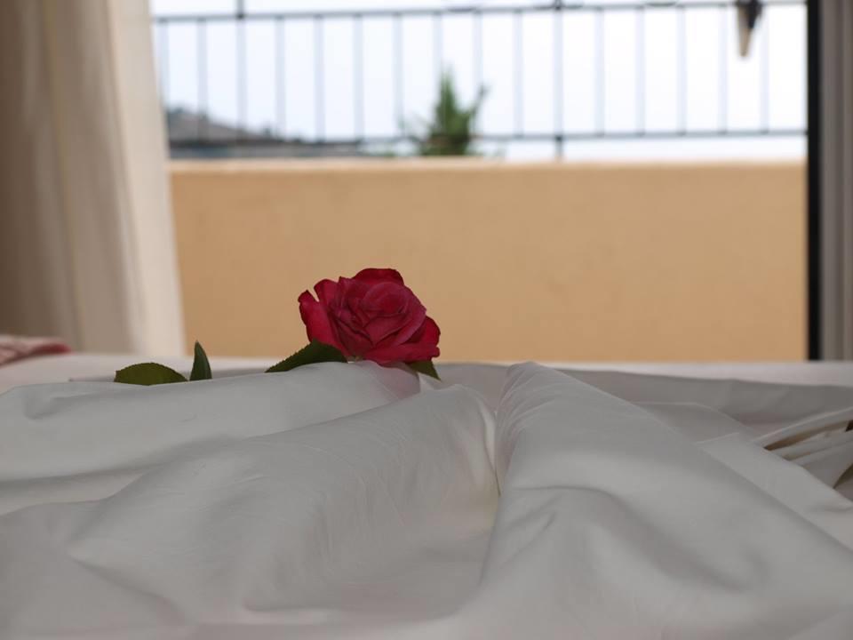 Aristotelis Apartments Razata Екстер'єр фото